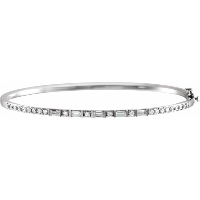 14k White 1 Ctw Natural Diamond 7' Bangle Bracelet