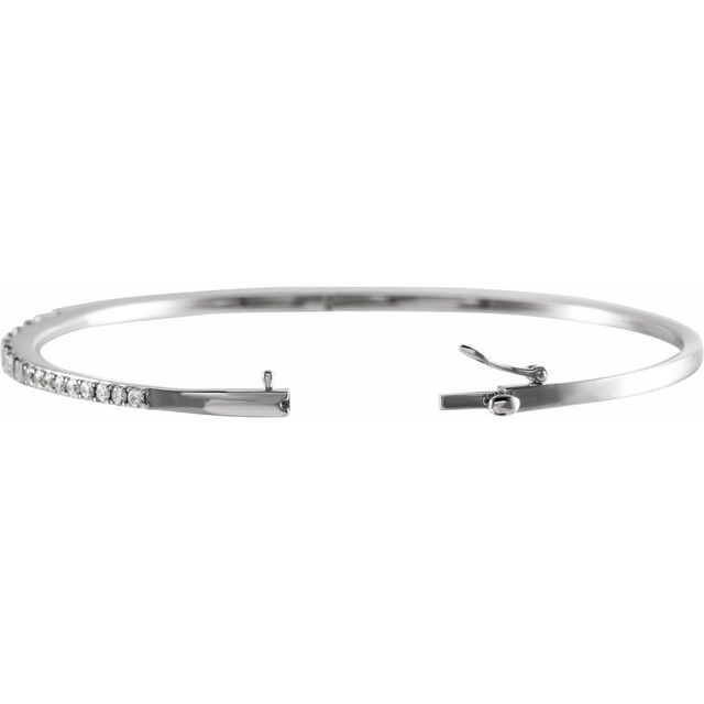 14k White 1 Ctw Natural Diamond 7' Bangle Bracelet