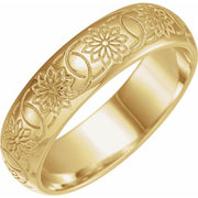 18K Yellow 5 mm Floral Band Size 6.5