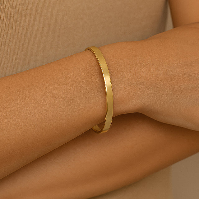 14K Yellow Hinged 7' Bangle Bracelet