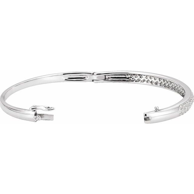 14k White 1 1/2 Ctw Natural Diamond Bangle 7 1/2' Bracelet