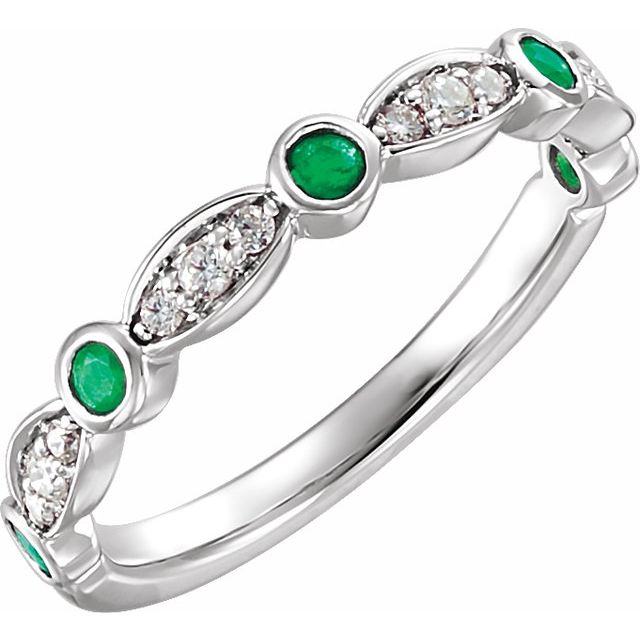 14k White Natural Emerald & 1/6 Ctw Natural Diamond Ring