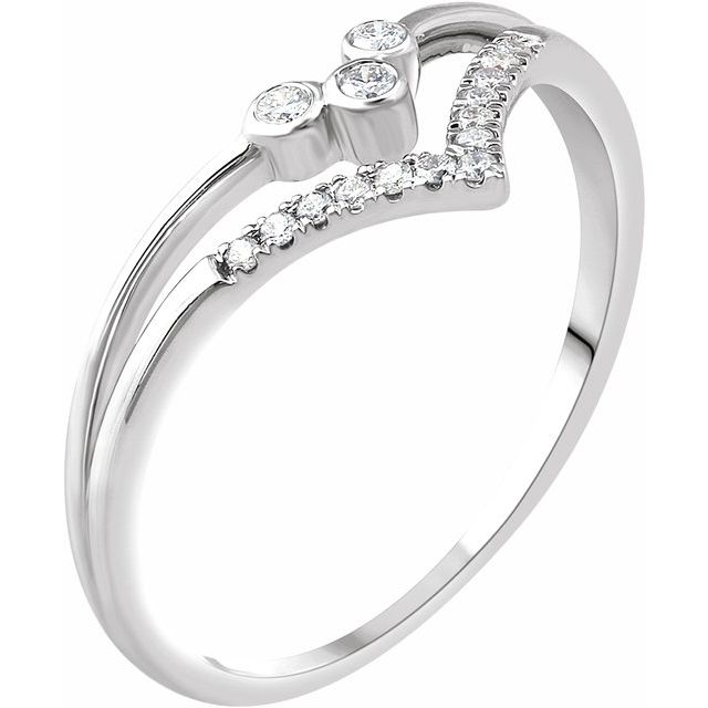 14k White 1/10 Ctw Natural Diamond V Ring