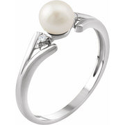 14k White Cultured White Freshwater Pearl & .03 Ctw Natural Diamond Ring