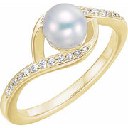 14k Yellow Cultured White Freshwater Pearl & 1/8 Ctw Natural Diamond Ring